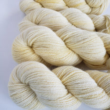 Load image into Gallery viewer, Angora Blizzard 'Vanilla Cream"