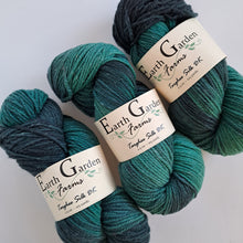 Load image into Gallery viewer, Targhee Silk DK &#39;Jaguar Paw&#39;
