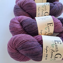 Load image into Gallery viewer, Targhee Silk DK &#39;Lucky Cat&#39;
