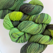 Load image into Gallery viewer, Targhee Silk DK &#39;Dragon&#39;s Eye&#39;
