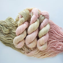 Load image into Gallery viewer, Bamboo Silk &#39;Easy Peasy&#39;
