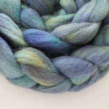 Load image into Gallery viewer, Shetland Roving &#39;Rainwater&#39;
