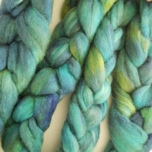 Load image into Gallery viewer, Shetland Roving &#39;Acid Rain&#39;
