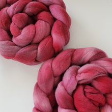 Load image into Gallery viewer, 16 Micron Merino Roving &#39;Strawberry Smoothie&#39;
