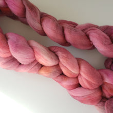Load image into Gallery viewer, 16 Micron Merino Roving &#39;Strawberry Smoothie&#39;
